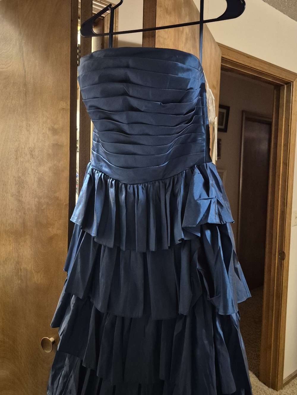PROM DRESS - Picture 5 of 5